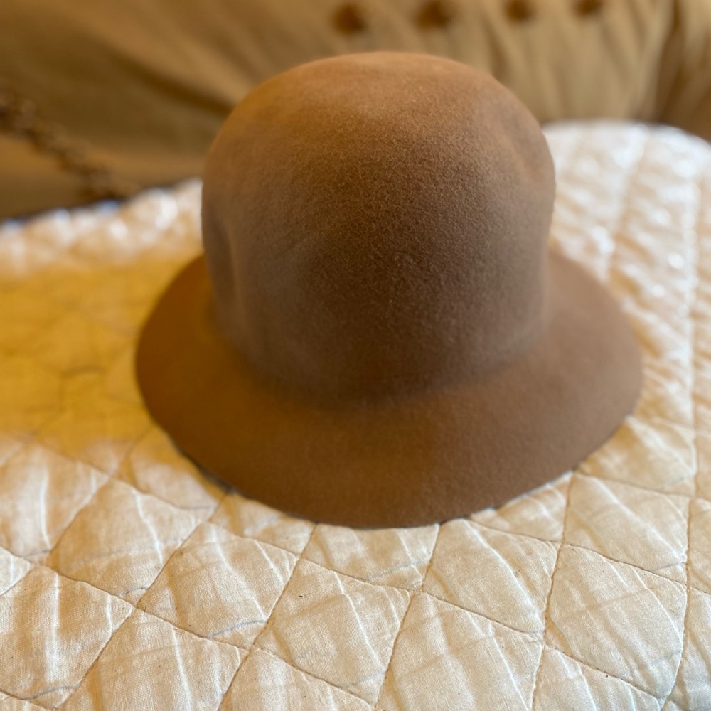 Club Monaco Beige Wool Accessory